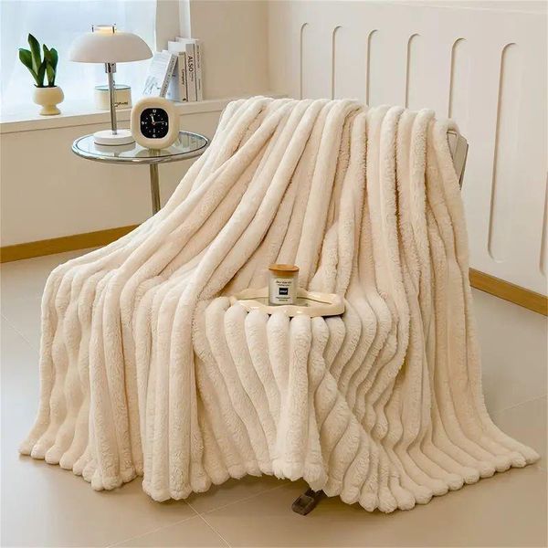 Плед Coral Fleece рельефный 150x200 см Beige 3_08638 фото