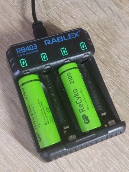 Зарядний пристрій Rablex для 4 акумуляторів Li-Ion Ni-MH Ni-Cd 1.2V Type-C 7_01684 фото